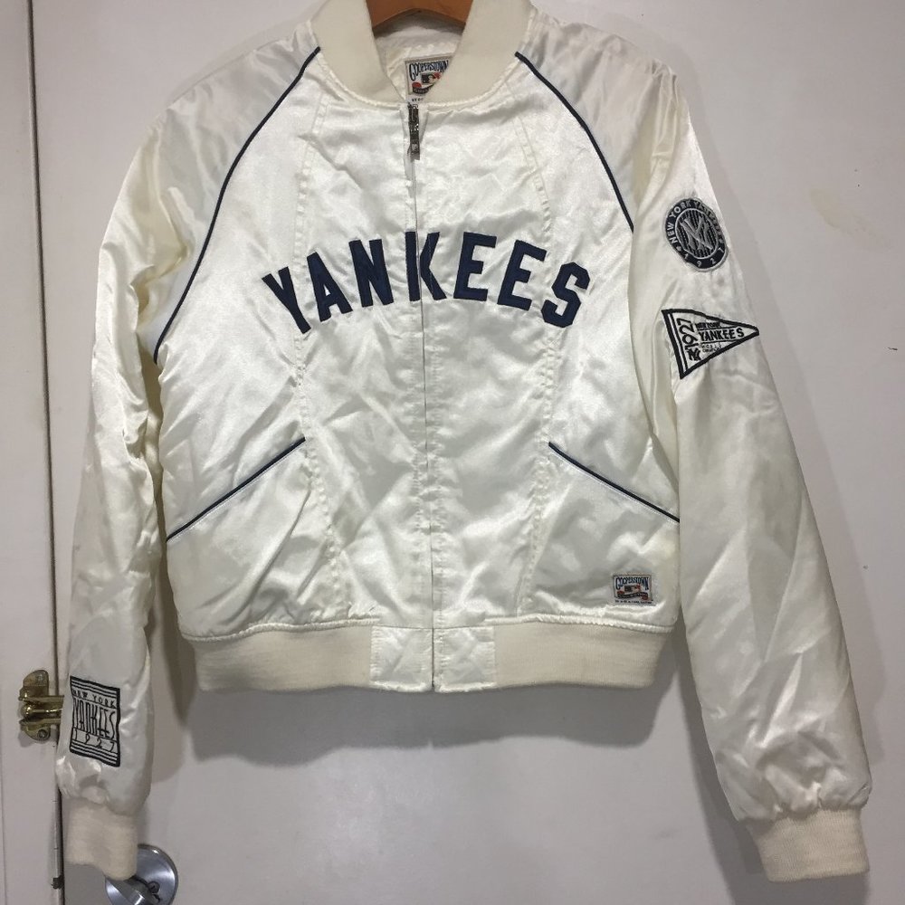 COOPERSTOWN COLLECTION N.Y, YANKEES JACKETS SIZE L